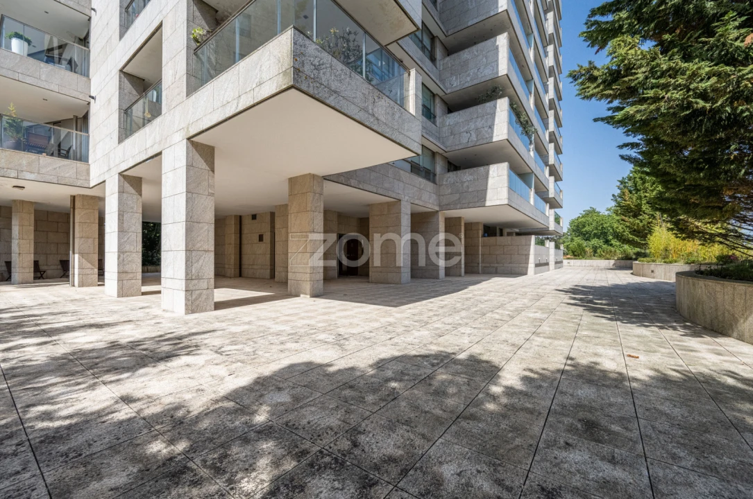 Apartamento T4 para Venda em Lordelo do Ouro e Massarelos Foto 37