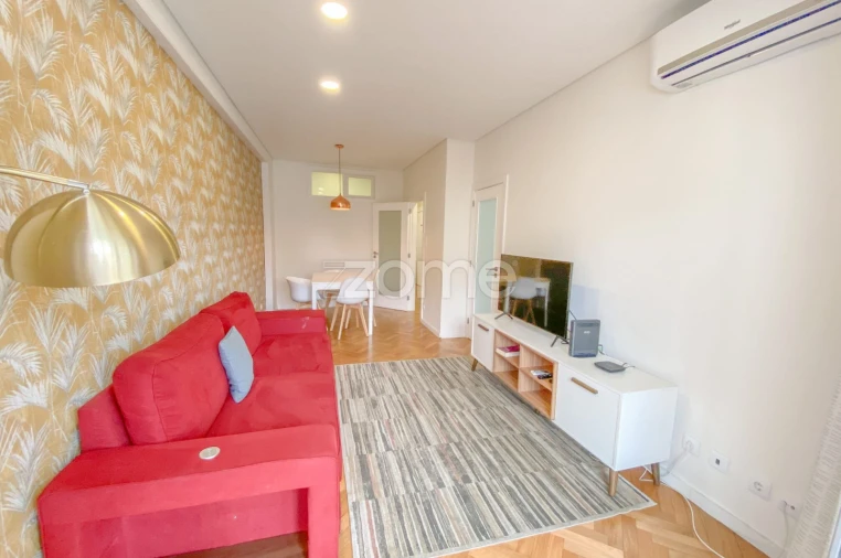 Apartamento T3 para Venda em Cedofeita, Santo Ildefonso, Sé, Miragaia, São Nicolau e Vitória Foto 2
