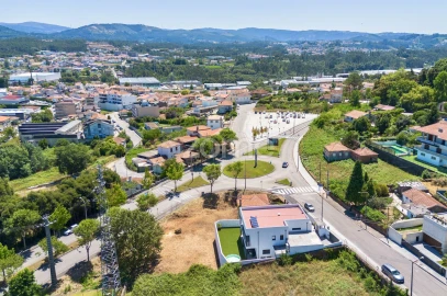 Terreno para Venda em São João da Madeira