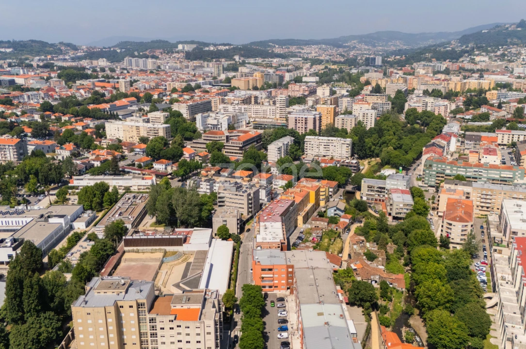 Apartamento T3 para Arrendamento em Braga (São José de São Lázaro e São João do Souto) Foto 27