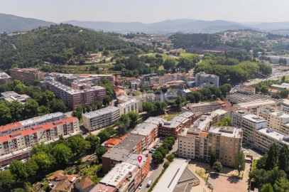 Apartamento T3 para Arrendamento em Braga (São José de São Lázaro e São João do Souto)