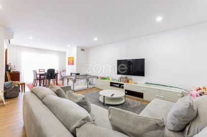 Apartamento T3 para Arrendamento em Braga (São José de São Lázaro e São João do Souto)
