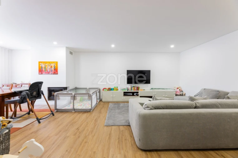 Apartamento T3 para Arrendamento em Braga (São José de São Lázaro e São João do Souto) Foto 6