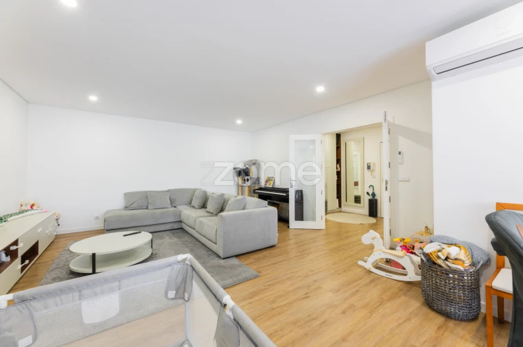 Apartamento T3 para Arrendamento em Braga (São José de São Lázaro e São João do Souto) Foto 9