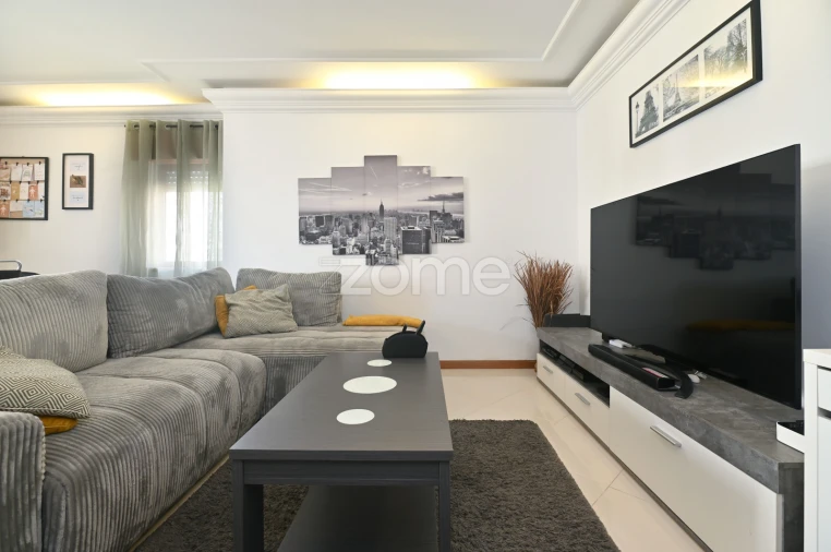 Apartamento T3 para Venda em Algueirão-Mem Martins Foto 3