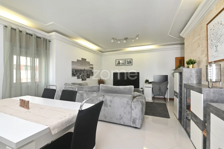 Apartamento T3 para Venda em Algueirão-Mem Martins