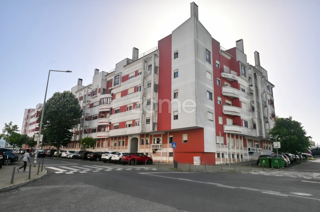 Apartamento T3 para Venda em Algueirão-Mem Martins Foto 23