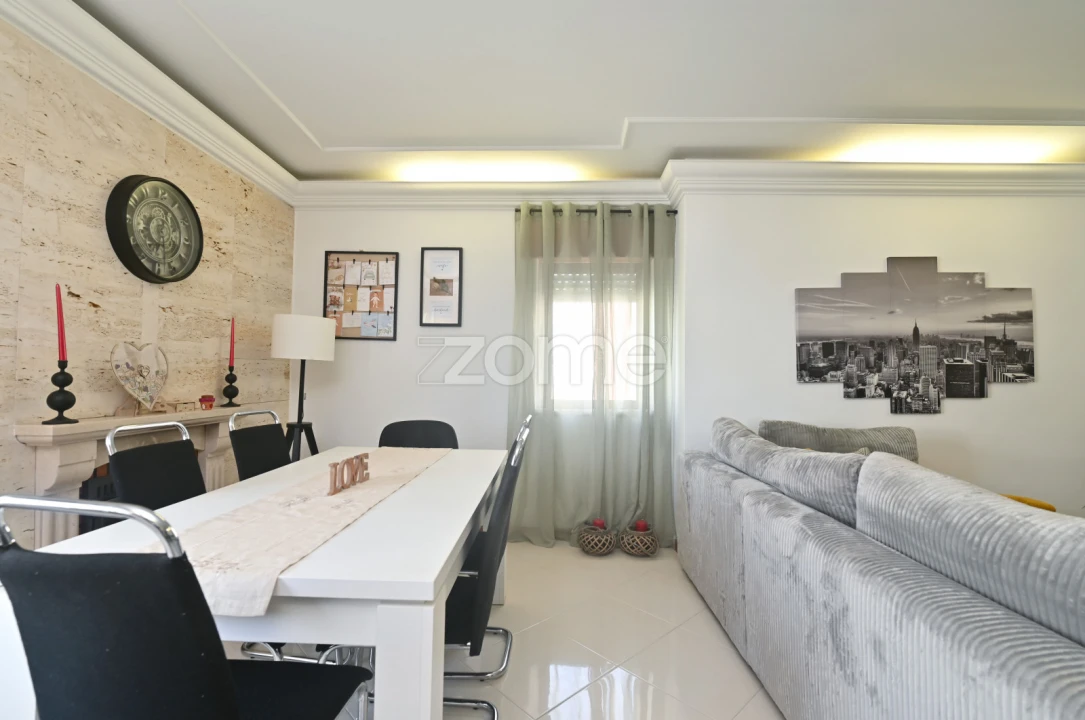 Apartamento T3 para Venda em Algueirão-Mem Martins Foto 5