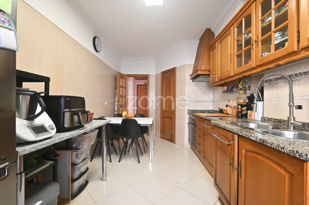 Apartamento T3 para Venda em Algueirão-Mem Martins Foto 7