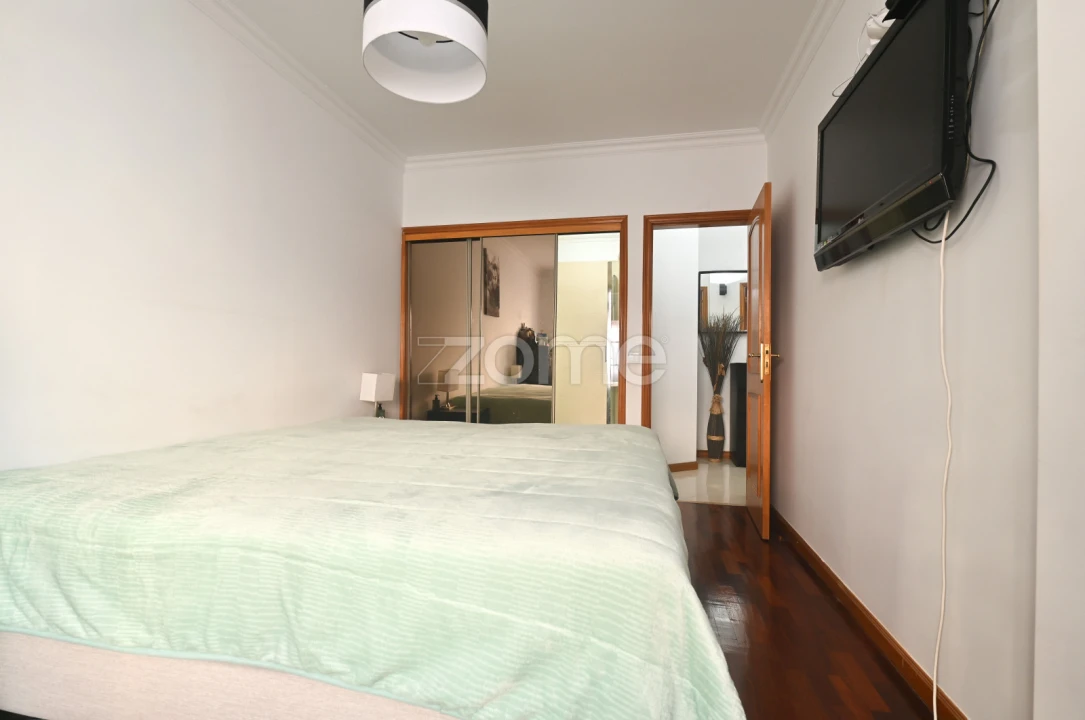 Apartamento T3 para Venda em Algueirão-Mem Martins Foto 14