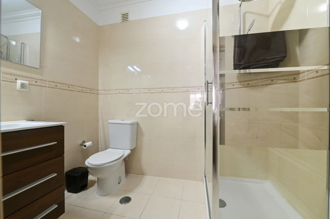 Apartamento T3 para Venda em Algueirão-Mem Martins Foto 16