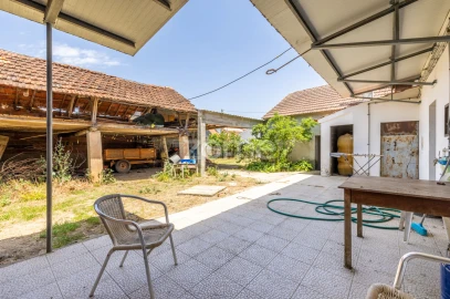 Moradia T2 para Venda em Gondemaria e Olival