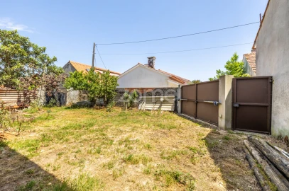 Moradia T2 para Venda em Gondemaria e Olival