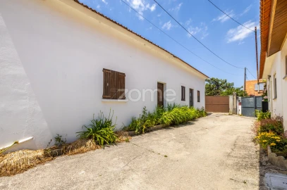 Moradia T2 para Venda em Gondemaria e Olival