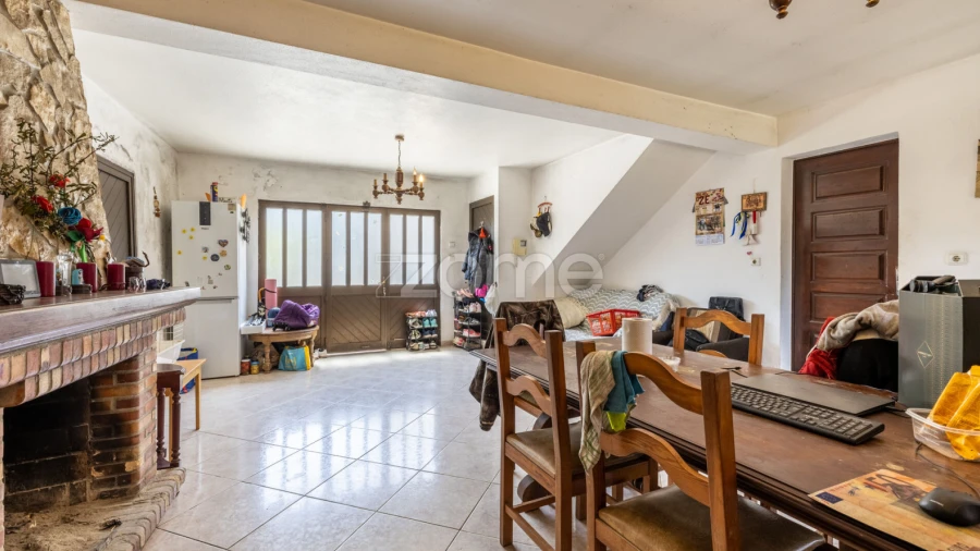 Moradia T2 para Venda em Gondemaria e Olival