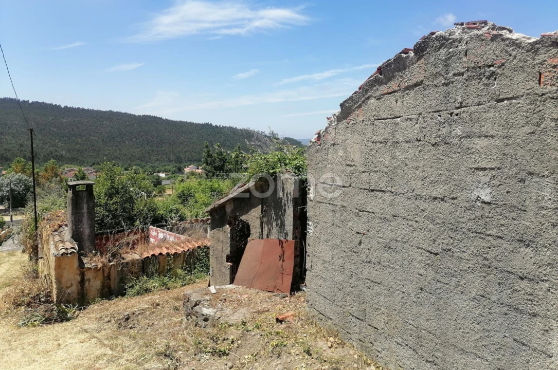Moradia T3 para Venda em São Miguel de Poiares Foto 10