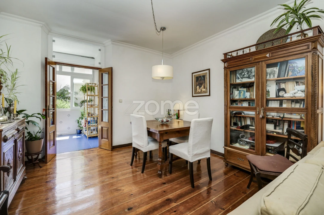 Apartamento T3 para Venda em Santo António Foto 1