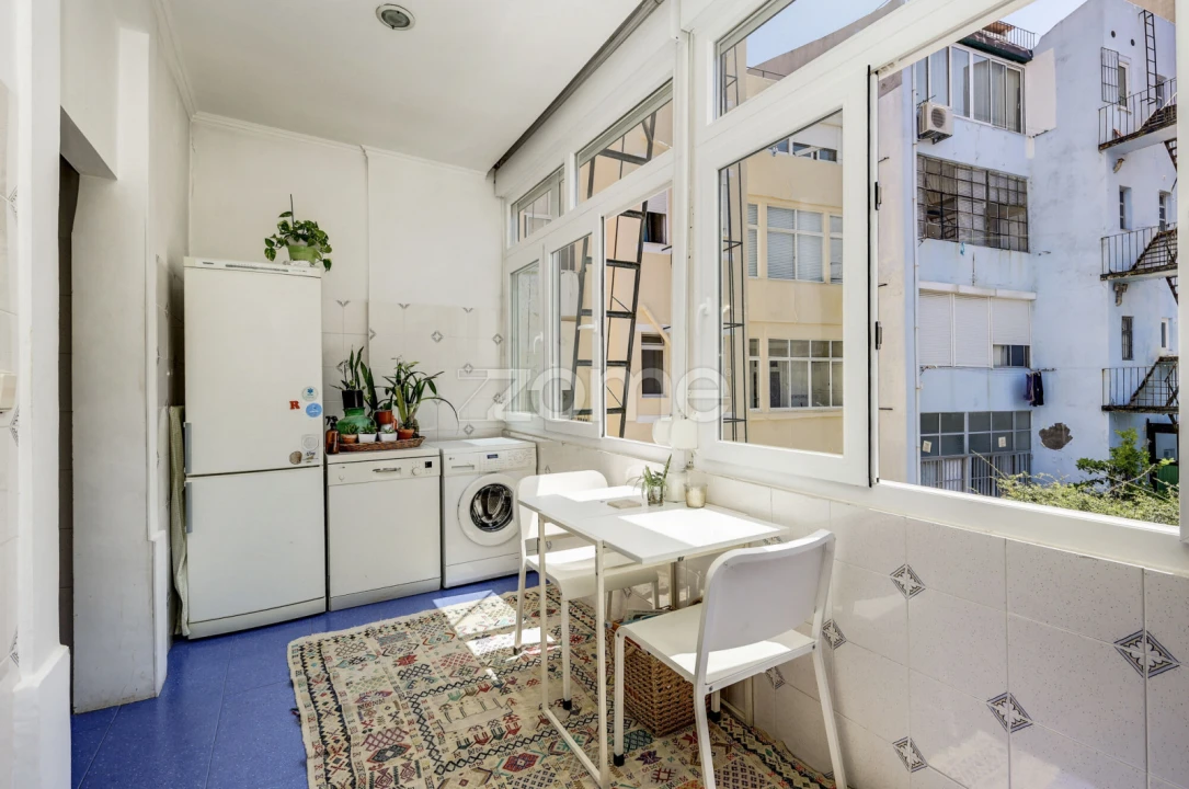Apartamento T3 para Venda em Santo António Foto 13