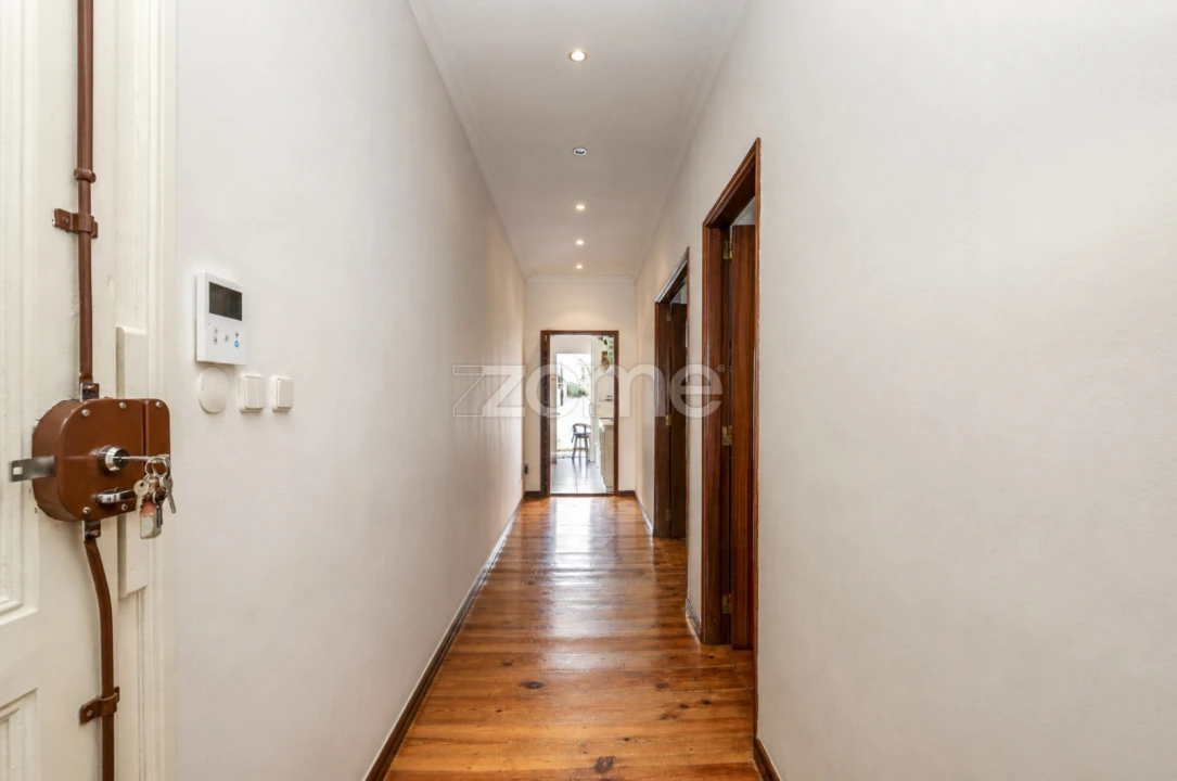 Apartamento T3 para Venda em Santo António Foto 4