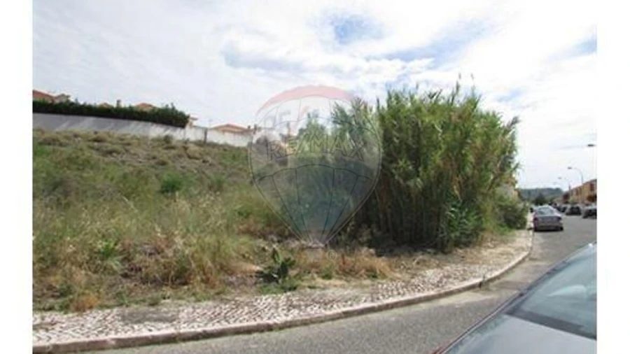 Terreno para Venda em Carregado e Cadafais