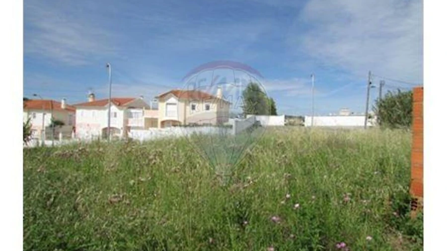 Terreno para Venda em Carregado e Cadafais