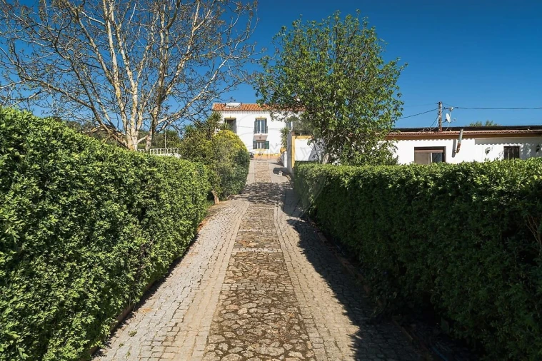 Moradia T6 para Venda em Nossa Senhora da Expectação Foto 4