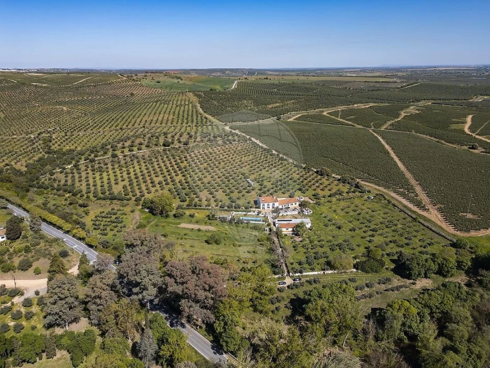 Moradia T6 para Venda em Nossa Senhora da Expectação Foto 3