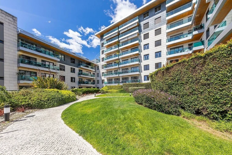 Apartamento T4 para Venda em Estrela Foto 32