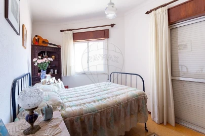 Moradia T4 para Venda em Abrigada e Cabanas de Torres
