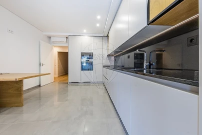 Apartamento T2 para Venda em Carnaxide e Queijas