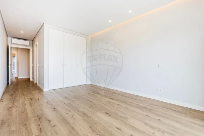 Apartamento T2 para Venda em Carnaxide e Queijas