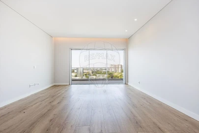 Apartamento T2 para Venda em Carnaxide e Queijas