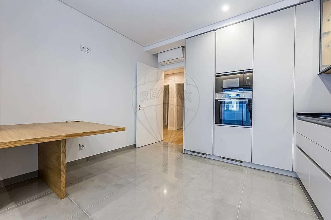 Apartamento T2 para Venda em Carnaxide e Queijas Foto 11