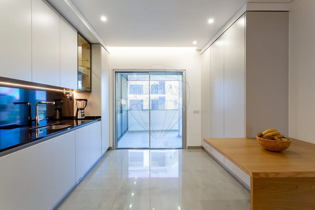 Apartamento T2 para Venda em Carnaxide e Queijas Foto 9