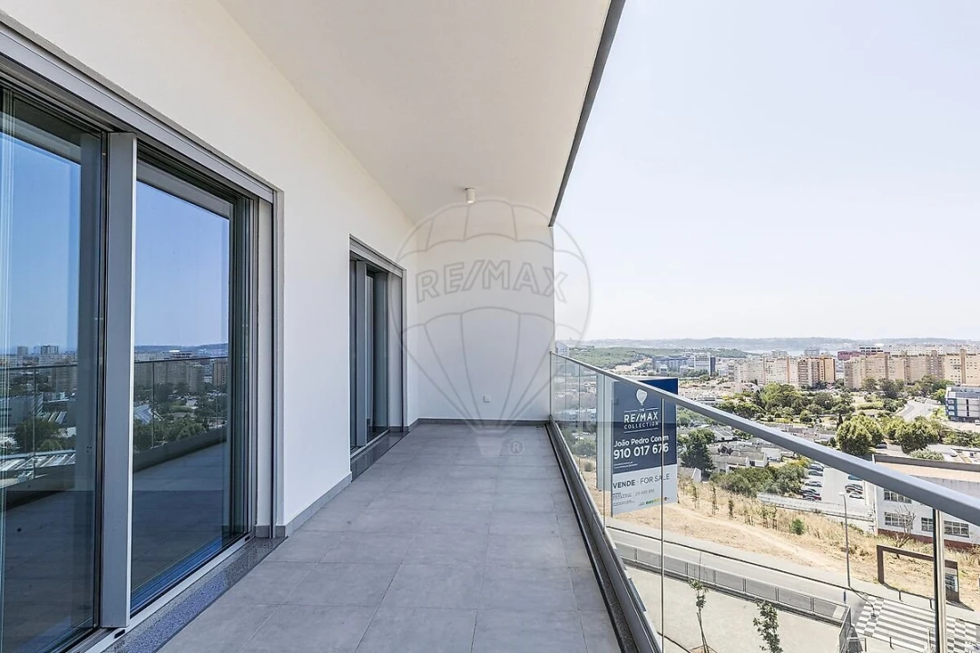 Apartamento T2 para Venda em Carnaxide e Queijas Foto 5