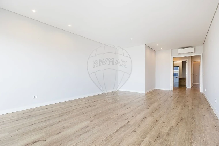 Apartamento T2 para Venda em Carnaxide e Queijas Foto 2