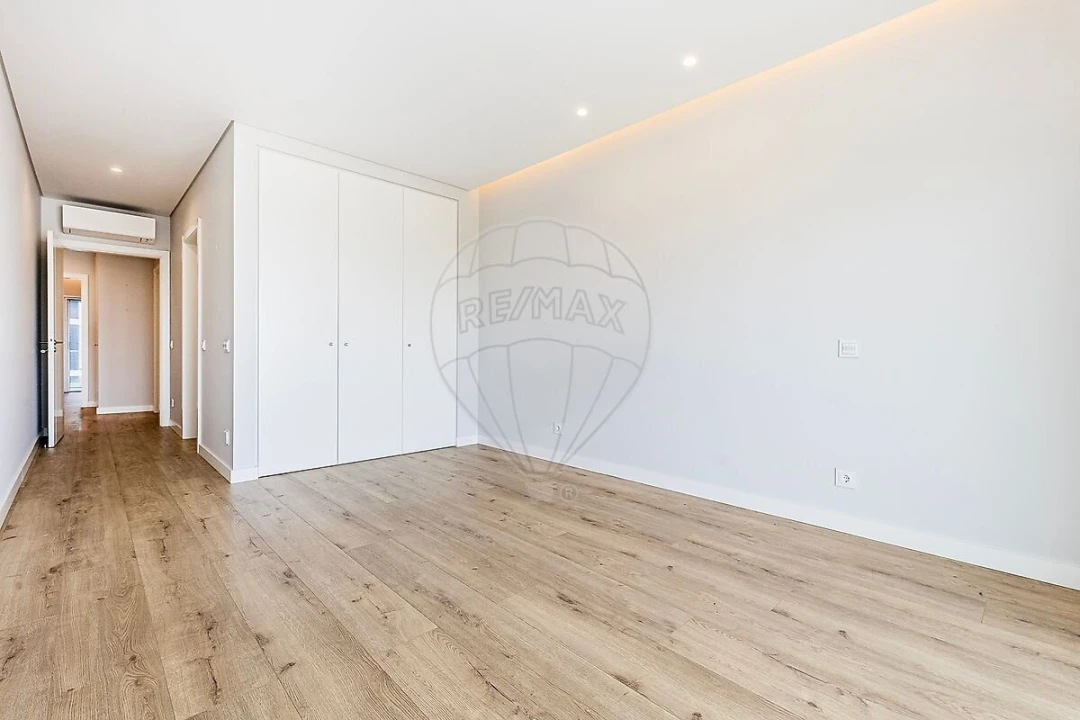 Apartamento T2 para Venda em Carnaxide e Queijas Foto 18