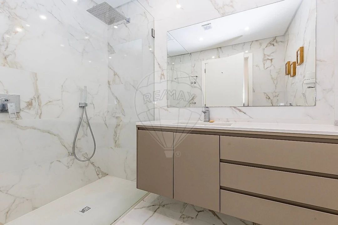 Apartamento T2 para Venda em Carnaxide e Queijas Foto 14