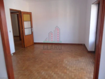 Apartamento T4 para Venda em Santo Antonio dos Olivais