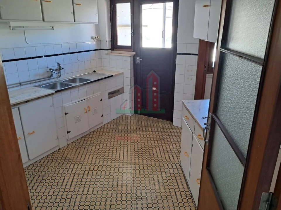Apartamento T4 para Venda em Santo Antonio dos Olivais Foto 19