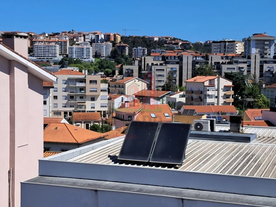 Apartamento T4 para Venda em Santo Antonio dos Olivais Foto 22