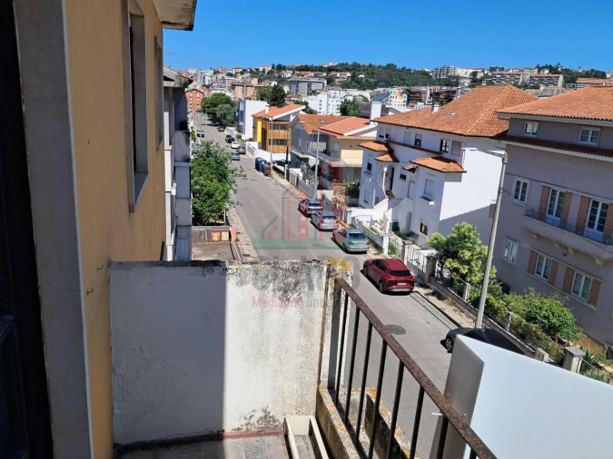 Apartamento T4 para Venda em Santo Antonio dos Olivais Foto 21