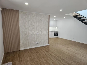 Moradia T2 para Venda em Souto da Casa