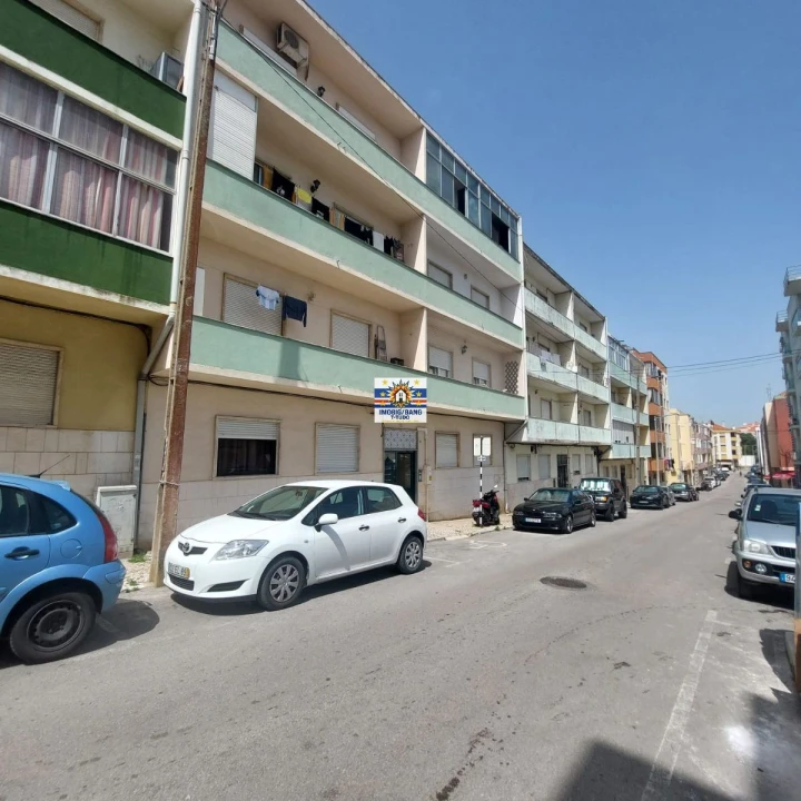 Apartamento T3 para Venda em Seixal, Arrentela e Aldeia de Paio Pires Foto 1