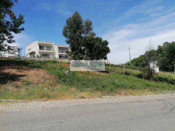 Terreno para Venda em Oliveira do Douro