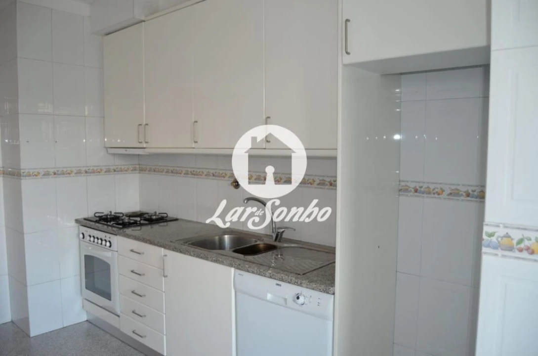 Apartamento T2 para Venda em Cidade da Maia Foto 5