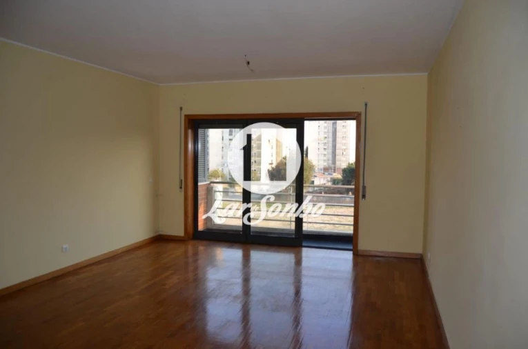 Apartamento T2 para Venda em Cidade da Maia Foto 2