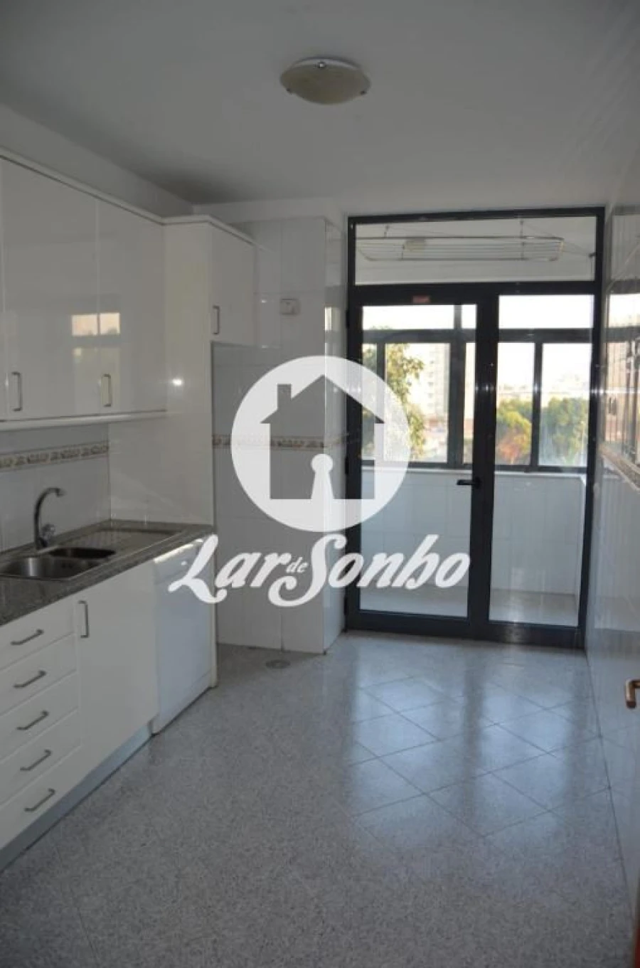 Apartamento T2 para Venda em Cidade da Maia Foto 3