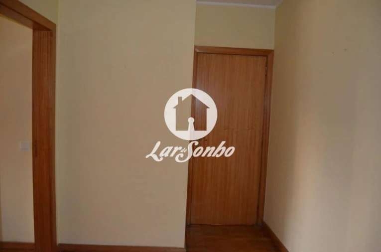 Apartamento T2 para Venda em Cidade da Maia Foto 13