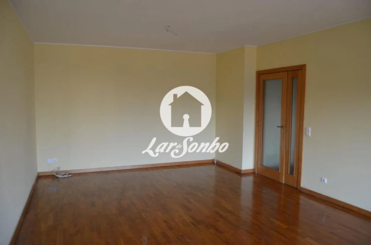 Apartamento T2 para Venda em Cidade da Maia Foto 15